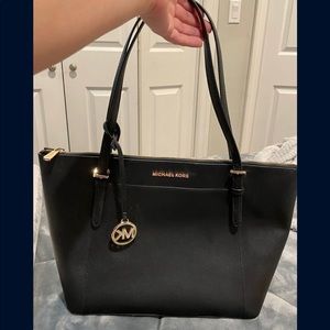 Black Michael Kors tote bag